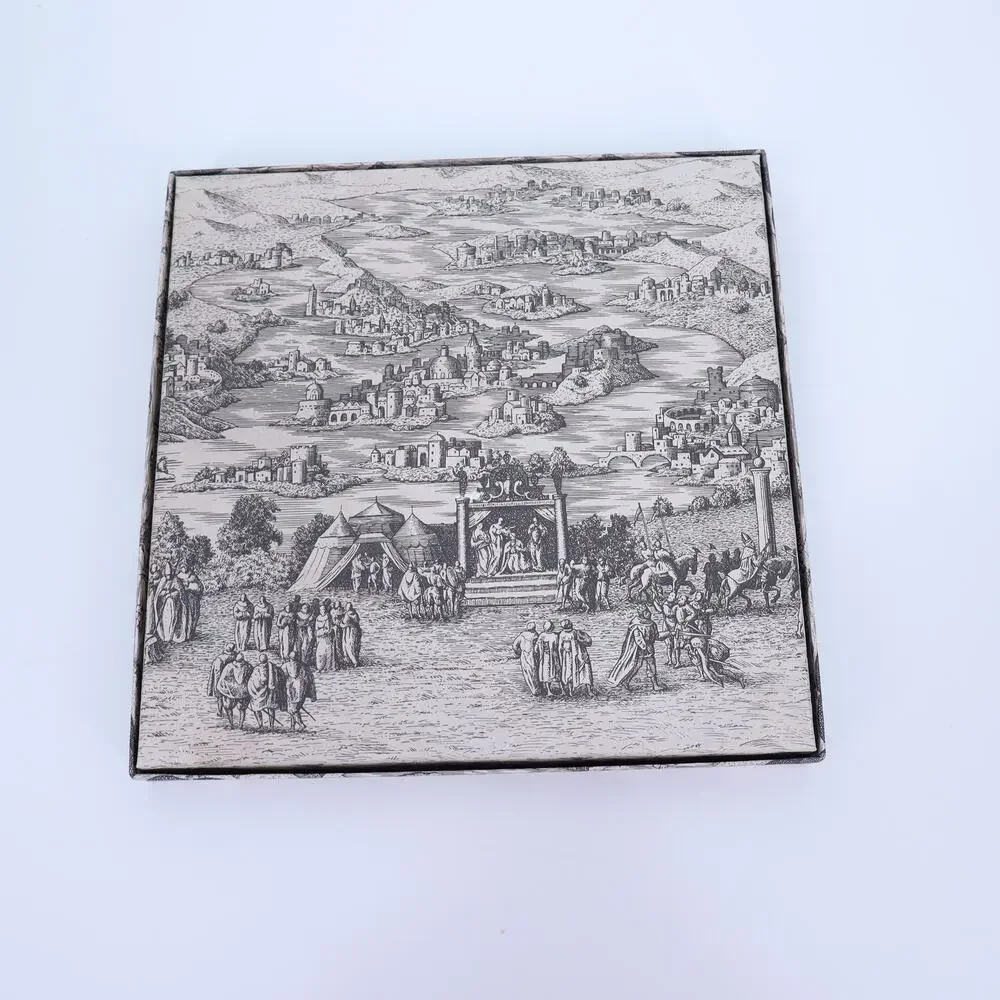 GUCCI Printed Roman Motif Scarf Size Gift Box 9.5x9.5x1